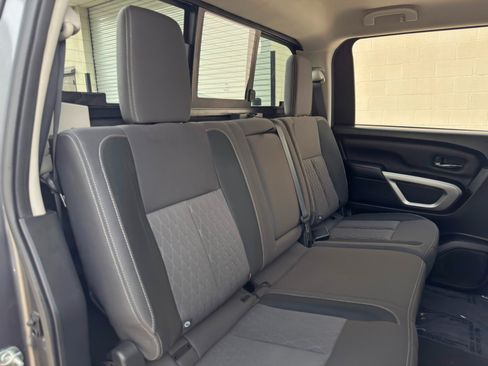Used 2023 Nissan Titan SV w/ SV Convenience Package RWD image 32