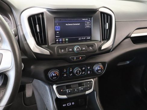 Used 2024 GMC Terrain SLE w/ Driver Convenience Package image 5