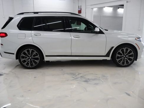Used 2020 BMW X7 M50i AWD/4WD image 11
