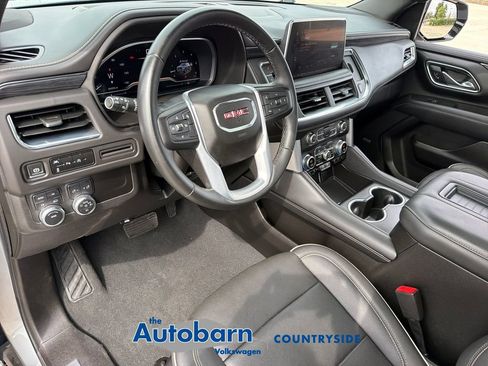 Used 2023 GMC Yukon XL SLT AWD/4WD image 8