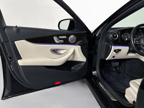 Certified 2019 Mercedes-Benz E 300 image 20