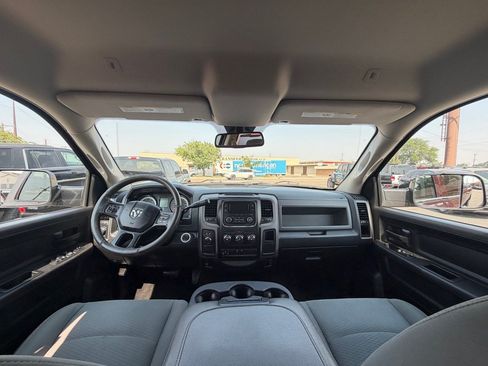 Used 2018 RAM 3500 Tradesman w/ Chrome Appearance Group AWD/4WD image 11