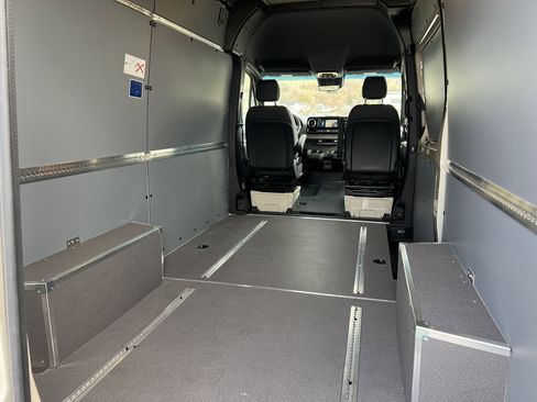 New 2025 Mercedes-Benz Sprinter 2500 image 18