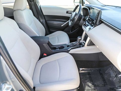 Certified 2022 Toyota Corolla Cross LE image 17