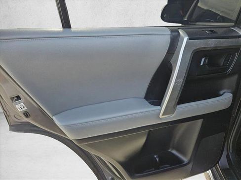 Used 2013 Toyota 4Runner SR5 image 12