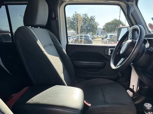 Used 2019 Jeep Wrangler Unlimited Sport AWD/4WD image 10