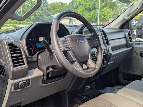 Used 2018 Ford F250 XL w/ STX Appearance Package AWD/4WD image 9