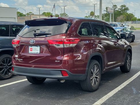 Used 2017 Toyota Highlander XLE FWD image 10