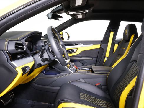 Used 2023 Lamborghini Urus S AWD/4WD image 4
