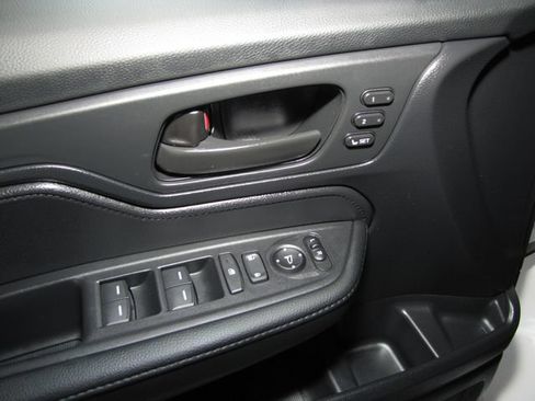 Certified 2025 Honda Odyssey EX-L image 12