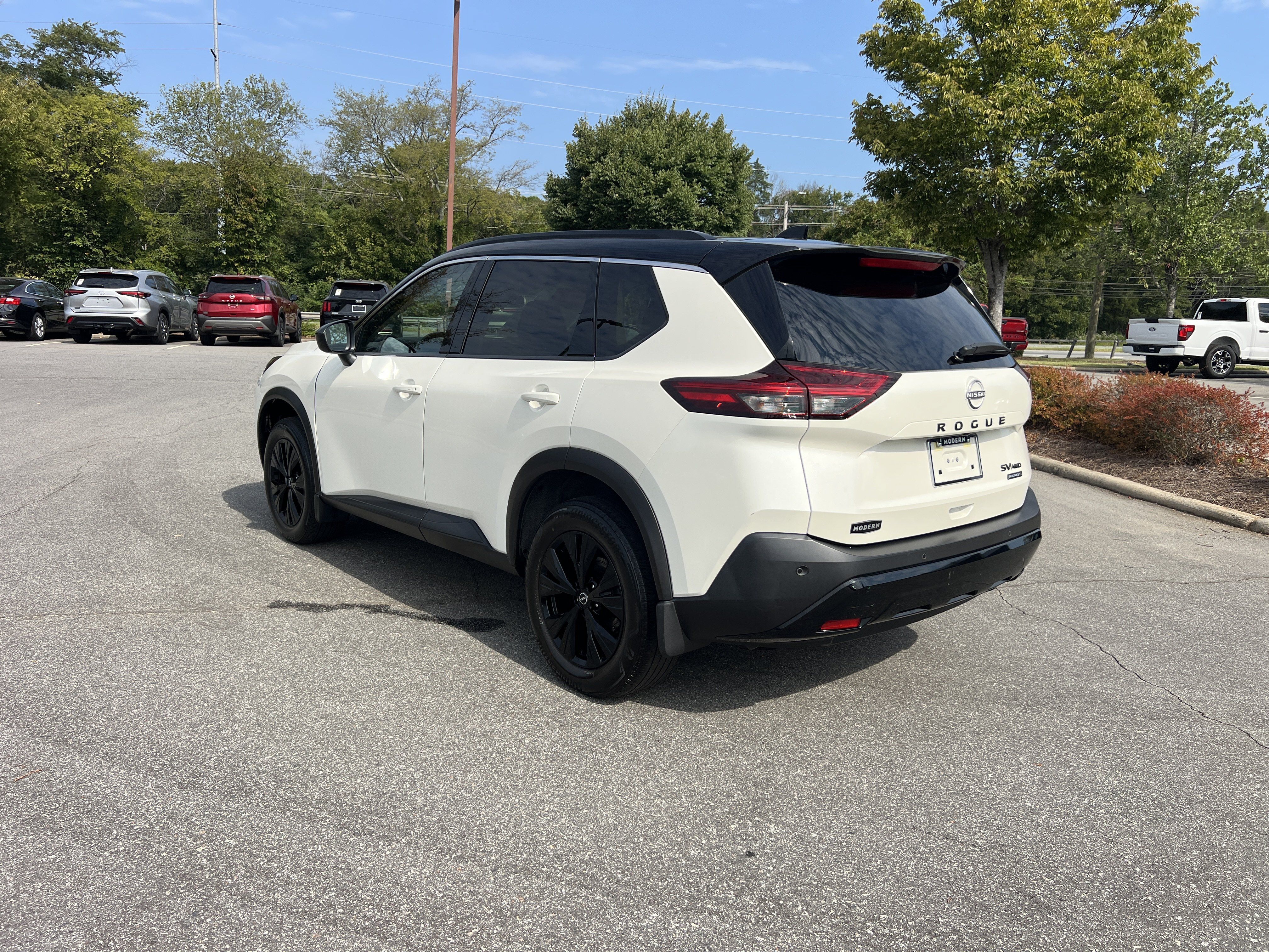 Certified 2023 Nissan Rogue SV w/ SV Premium B Package AWD/4WD image 7