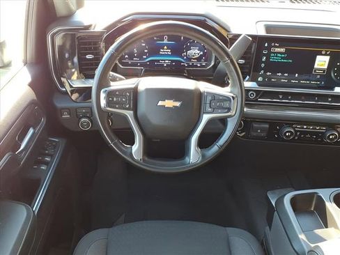 Used 2025 Chevrolet Silverado 3500 LT w/ Convenience Package image 14