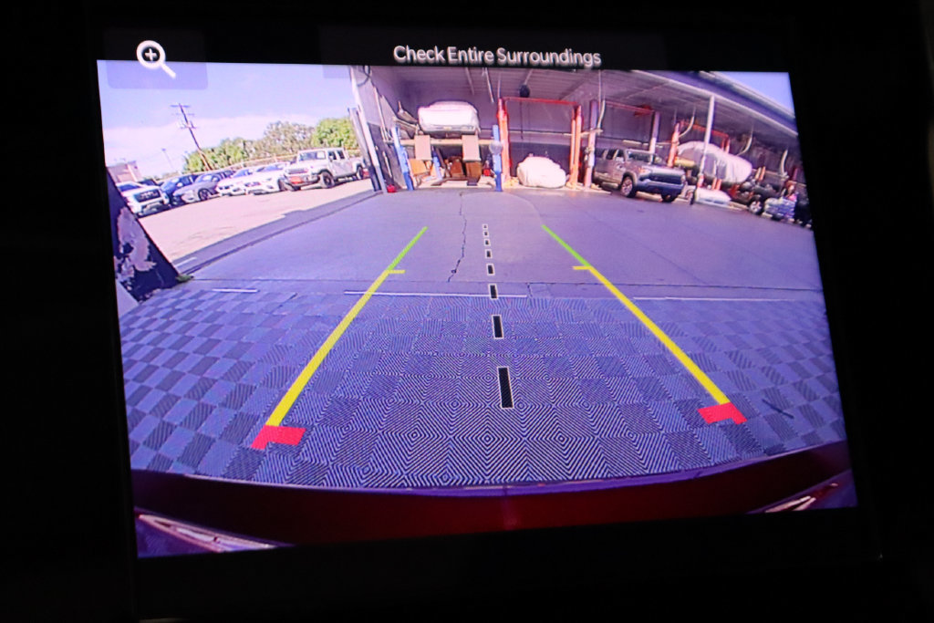 Used 2025 Jeep Grand Cherokee L Laredo w/ Luxury Tech Group I RWD image 32
