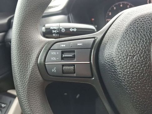 Certified 2025 Honda Accord SE image 17