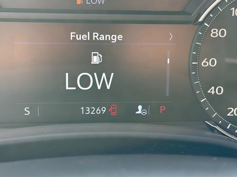 Used 2025 Cadillac CT4 Luxury RWD image 12