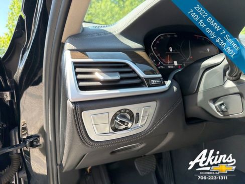 Used 2022 BMW 740i w/ Premium Package RWD image 15
