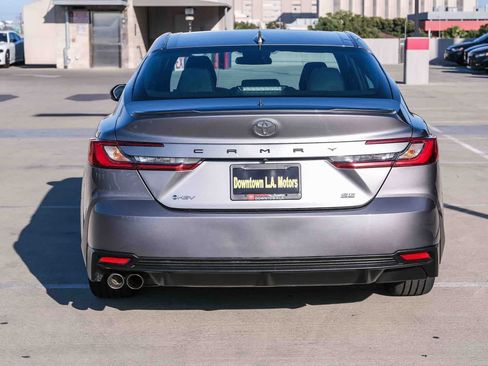 Used 2025 Toyota Camry SE FWD image 5