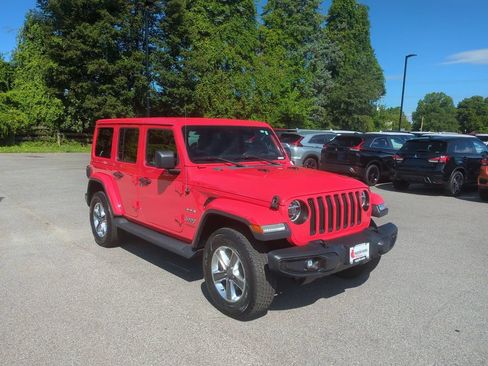 Used 2021 Jeep Wrangler Unlimited Sahara AWD/4WD image 3