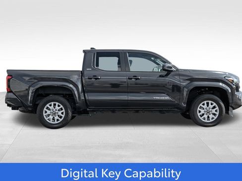 Used 2024 Toyota Tacoma SR5 w/ SR5 Upgrade Package AWD/4WD image 8