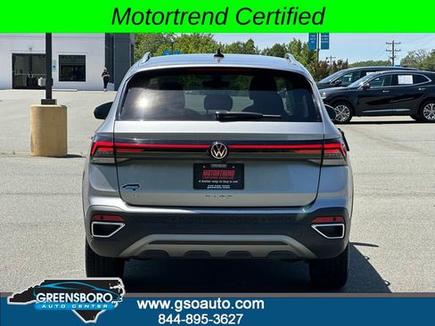 Used 2025 Volkswagen Taos SE FWD image 6