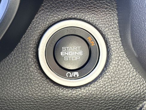 Used 2023 RAM 1500 Laramie image 22