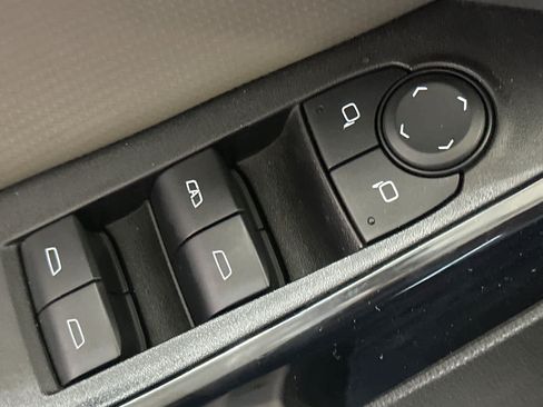 Used 2025 Chevrolet Equinox LT w/ Convenience Package II FWD image 27
