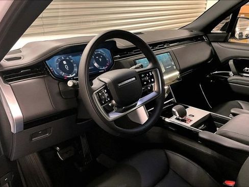 New 2026 Land Rover Range Rover Long Wheelbase SE image 7
