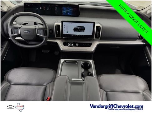 Used 2025 Ford Expedition Active AWD/4WD image 10