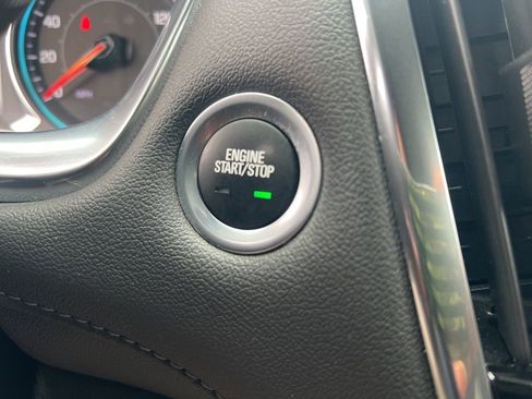 Used 2023 Chevrolet Traverse LT w/ Midnight/Sport Edition image 61