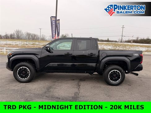 Used 2024 Toyota Tacoma TRD Off-Road image 9