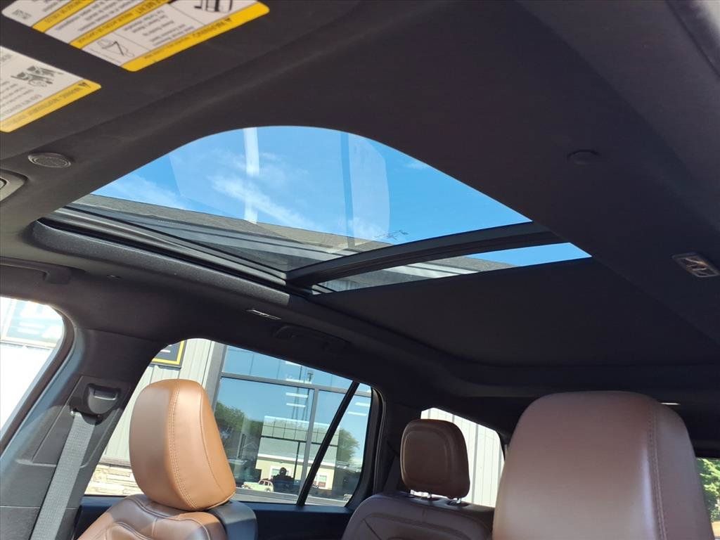 Used 2021 Lincoln Aviator Reserve w/ Equipment Group 208A AWD/4WD image 7