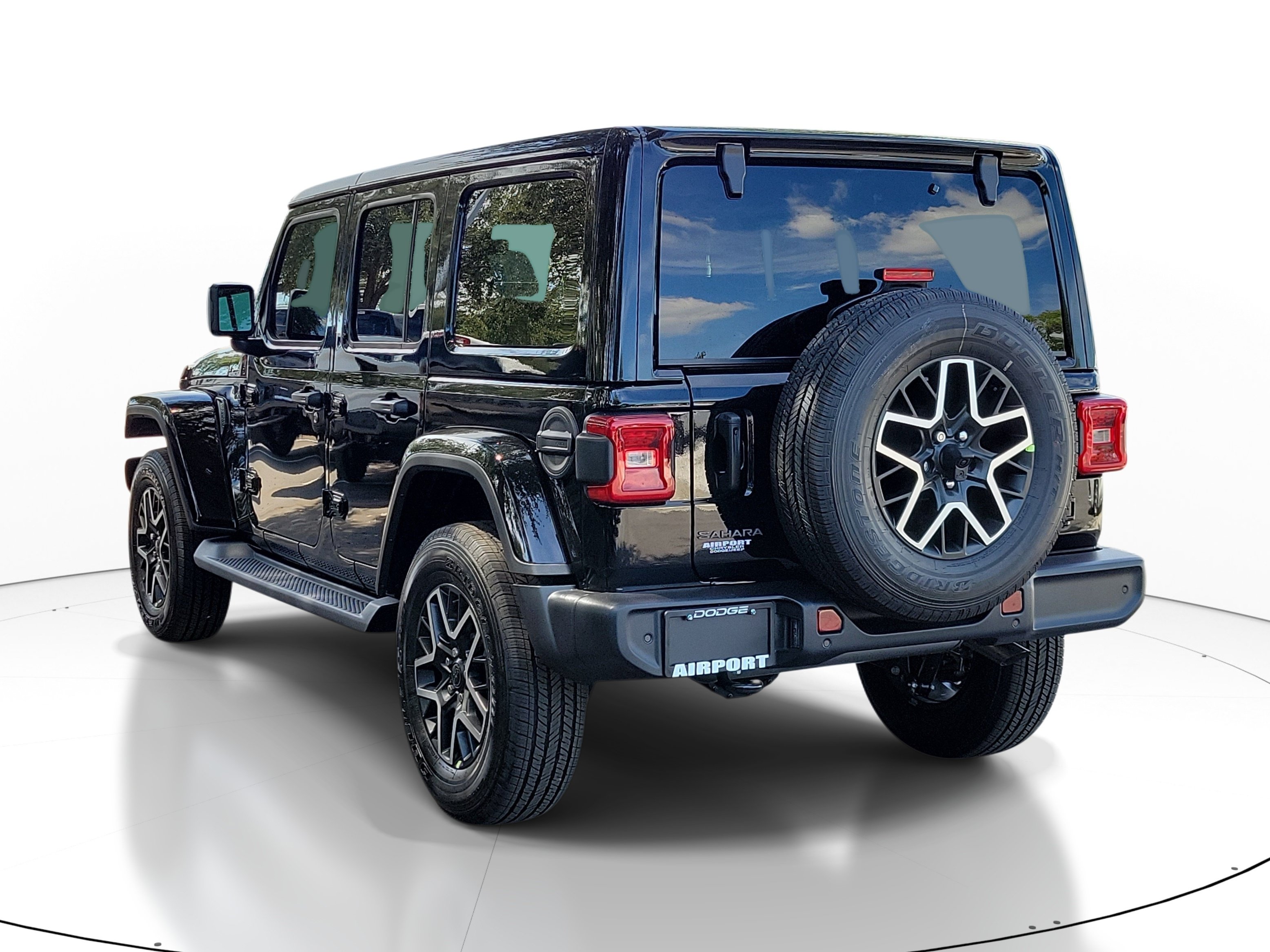 New 2027 Jeep Wrangler Unlimited Sahara AWD/4WD image 3