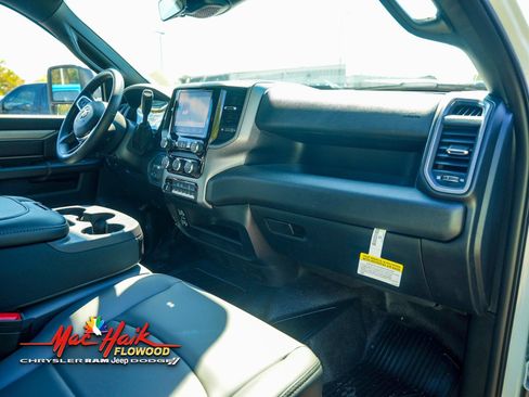 New 2026 RAM 3500 Tradesman AWD/4WD image 9