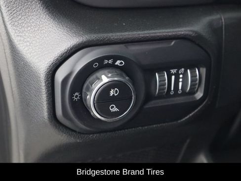 Used 2022 Jeep Gladiator Sport AWD/4WD image 22