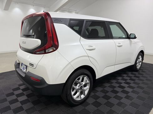 Used 2022 Kia Soul LX w/ Technology Package image 7