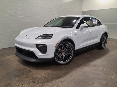 New 2026 Porsche Macan 4 Electric AWD/4WD image 1