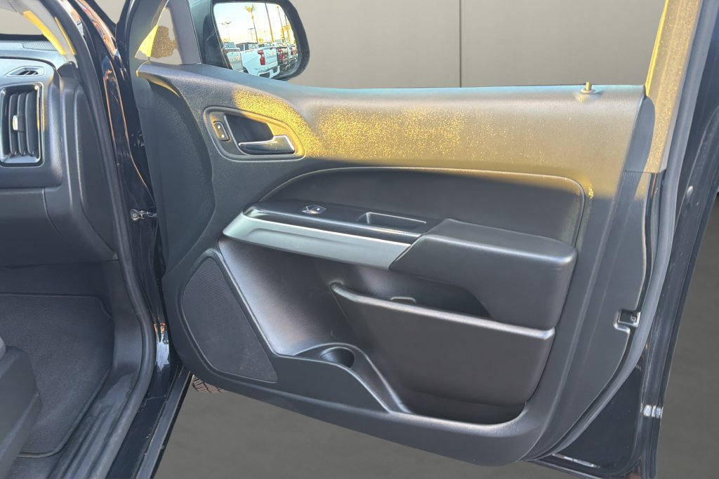 Used 2022 Chevrolet Colorado LT w/ LT Convenience Package RWD image 16