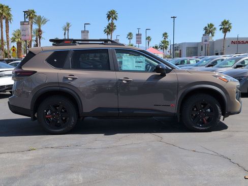 New 2026 Nissan Rogue SV image 5