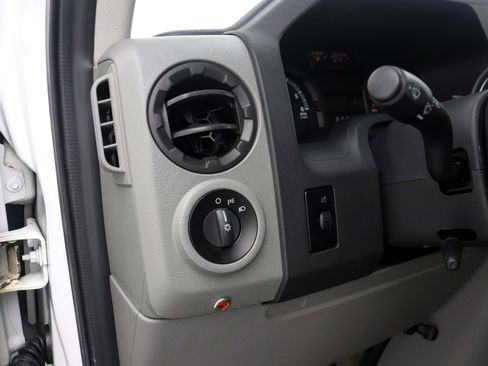 Used 2013 Ford E-350 and Econoline 350 XLT image 24