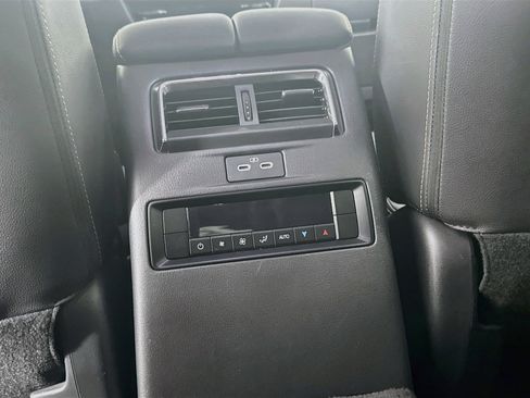 Used 2024 MAZDA CX-90 3.3 Turbo w/ Preferred Plus AWD/4WD image 27