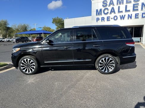 Used 2023 Lincoln Navigator Reserve image 3