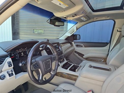 Used 2017 GMC Yukon Denali w/ Open Road Package AWD/4WD image 25