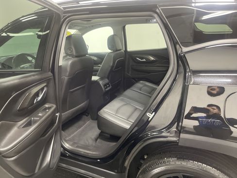 Used 2023 GMC Terrain SLT w/ Elevation Edition image 13