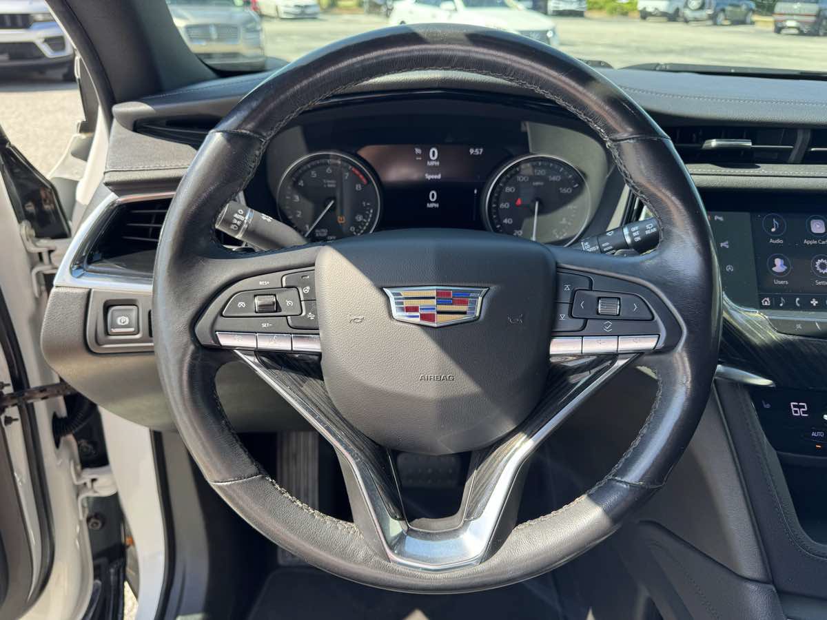 Used 2020 Cadillac XT6 Premium Luxury FWD image 19