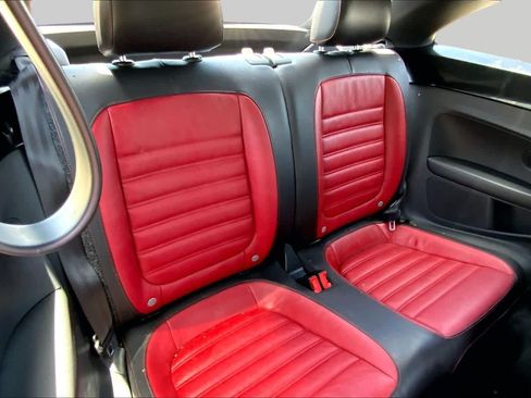Used 2012 Volkswagen Beetle 2.0T FWD image 16