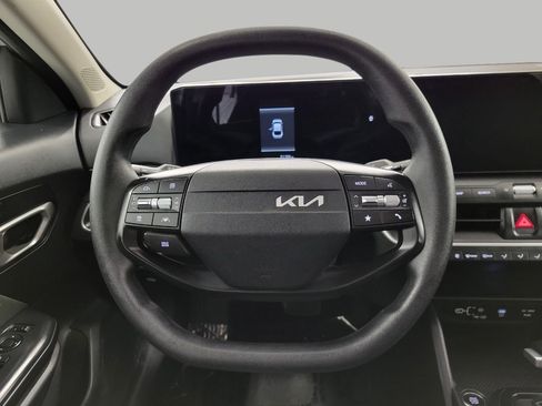 Used 2025 Kia K4 FWD image 5