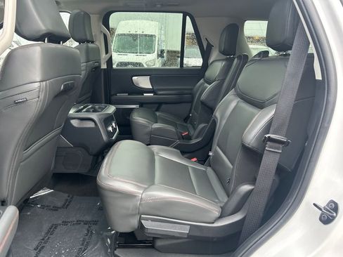 Certified 2025 Ford Expedition Active image 9