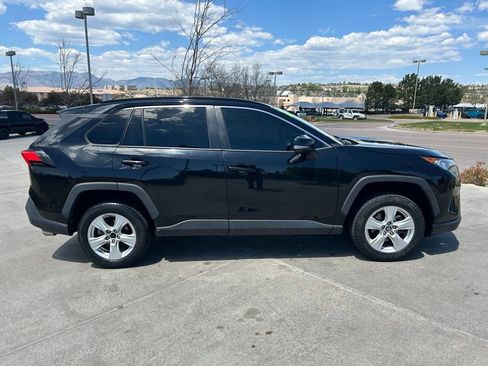 Used 2021 Toyota RAV4 XLE w/ Carpet Mat Package (TMS) AWD/4WD image 8