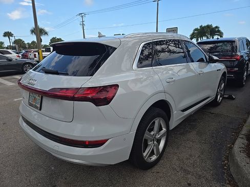 Used 2019 Audi e-tron Premium Plus AWD/4WD image 3
