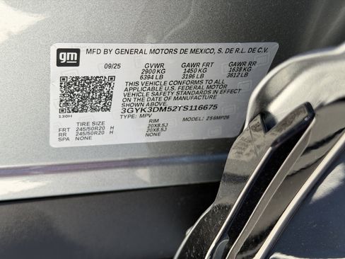 New 2026 Cadillac Optiq Luxury 2 image 31